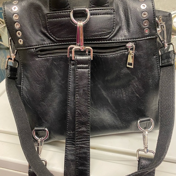 Back pack - Picture 4 of 4